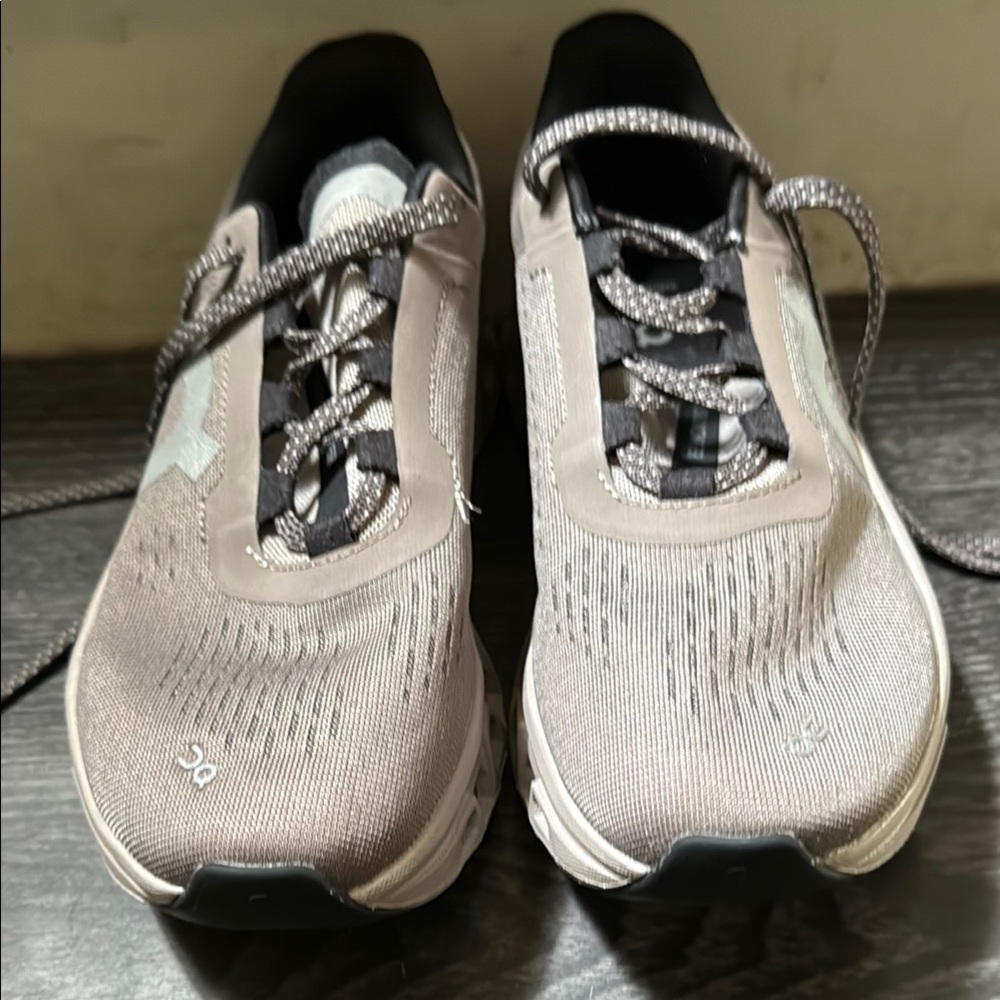 WOMEN'S ON CLOUDMONSTER RUNNING SHOES